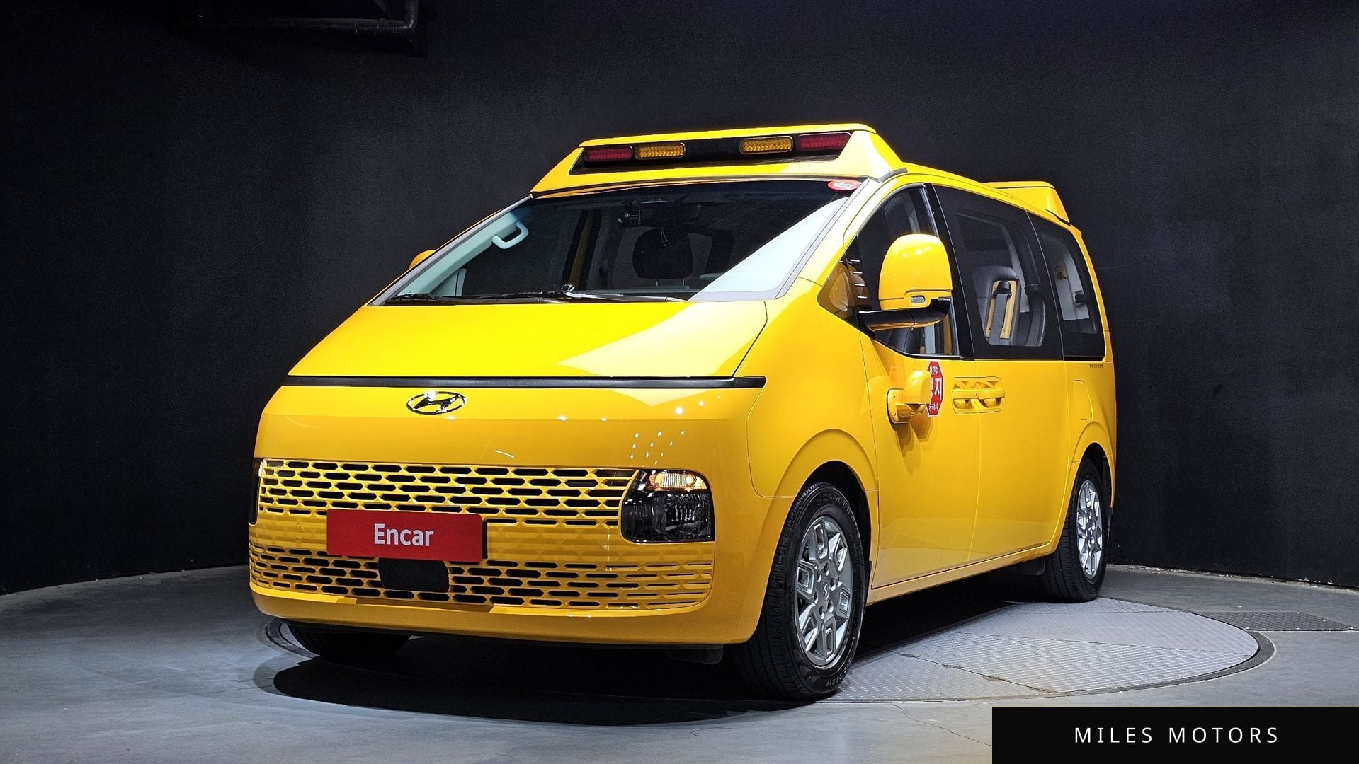 Hyundai Staria 2024 — фото 1 из 12