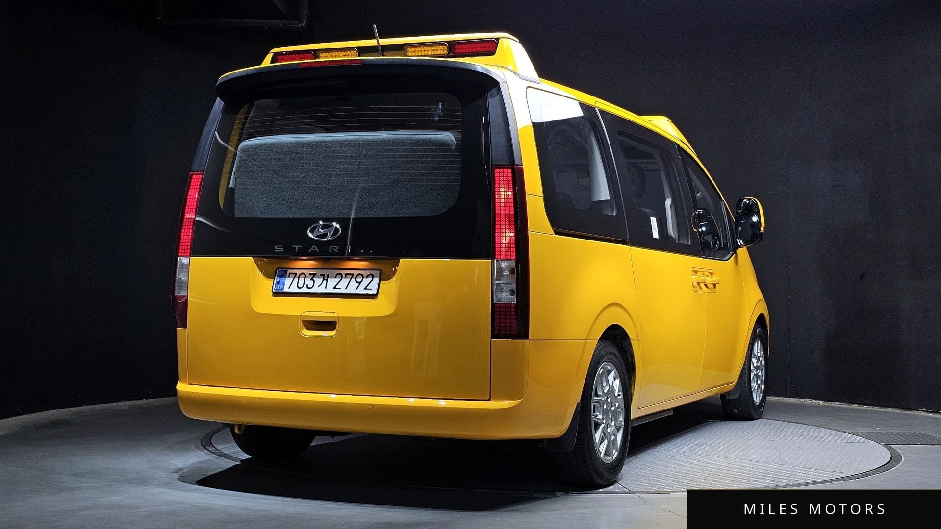 Hyundai Staria 2024 — миниатюра 2