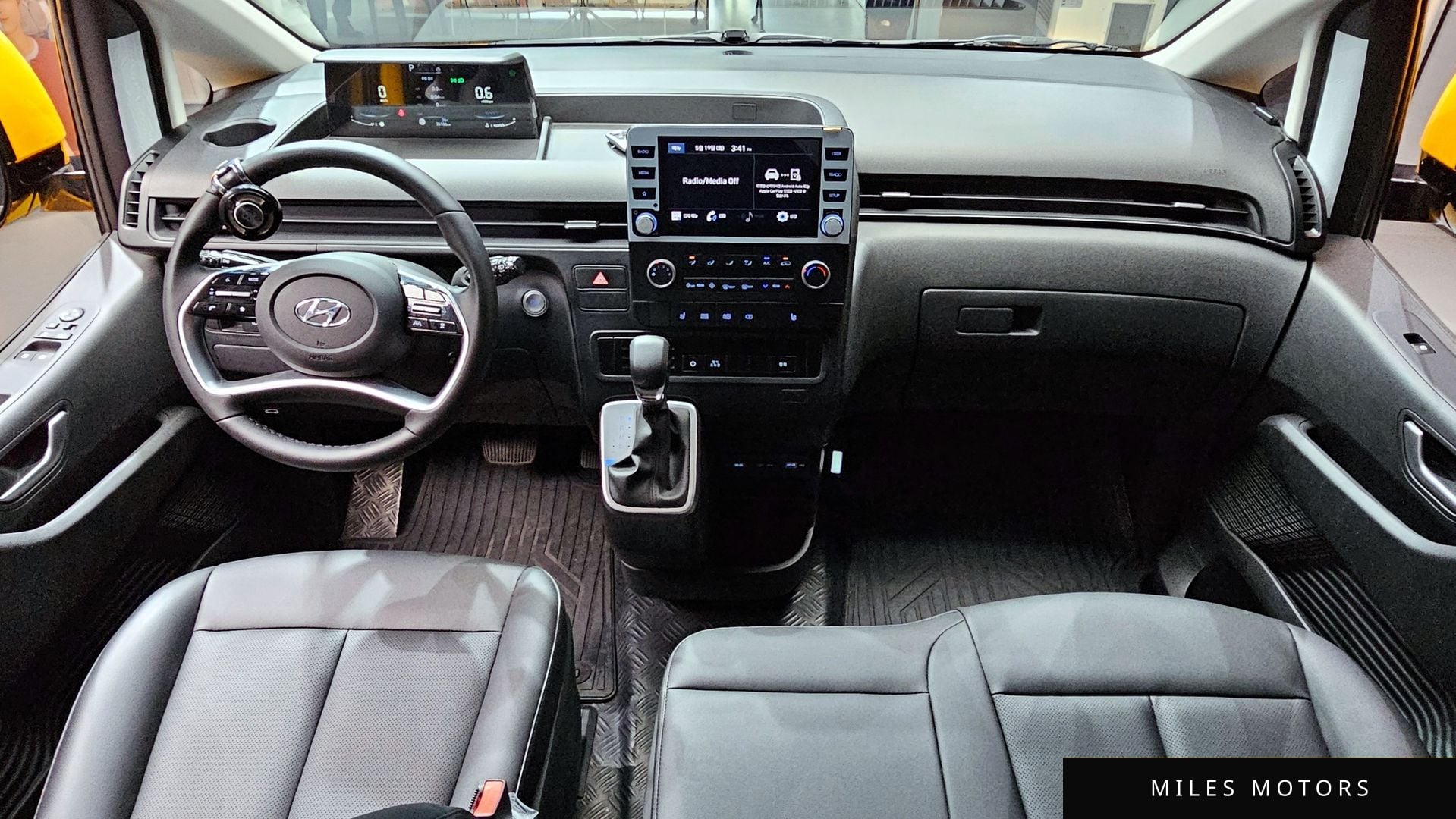Hyundai Staria 2024 — миниатюра 7