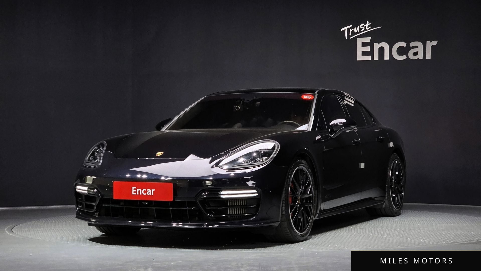 Porsche Panamera 2020 — фото 1 из 12