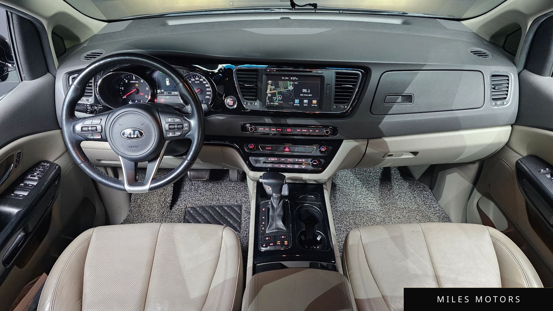 Kia Canival 2018 — миниатюра 10