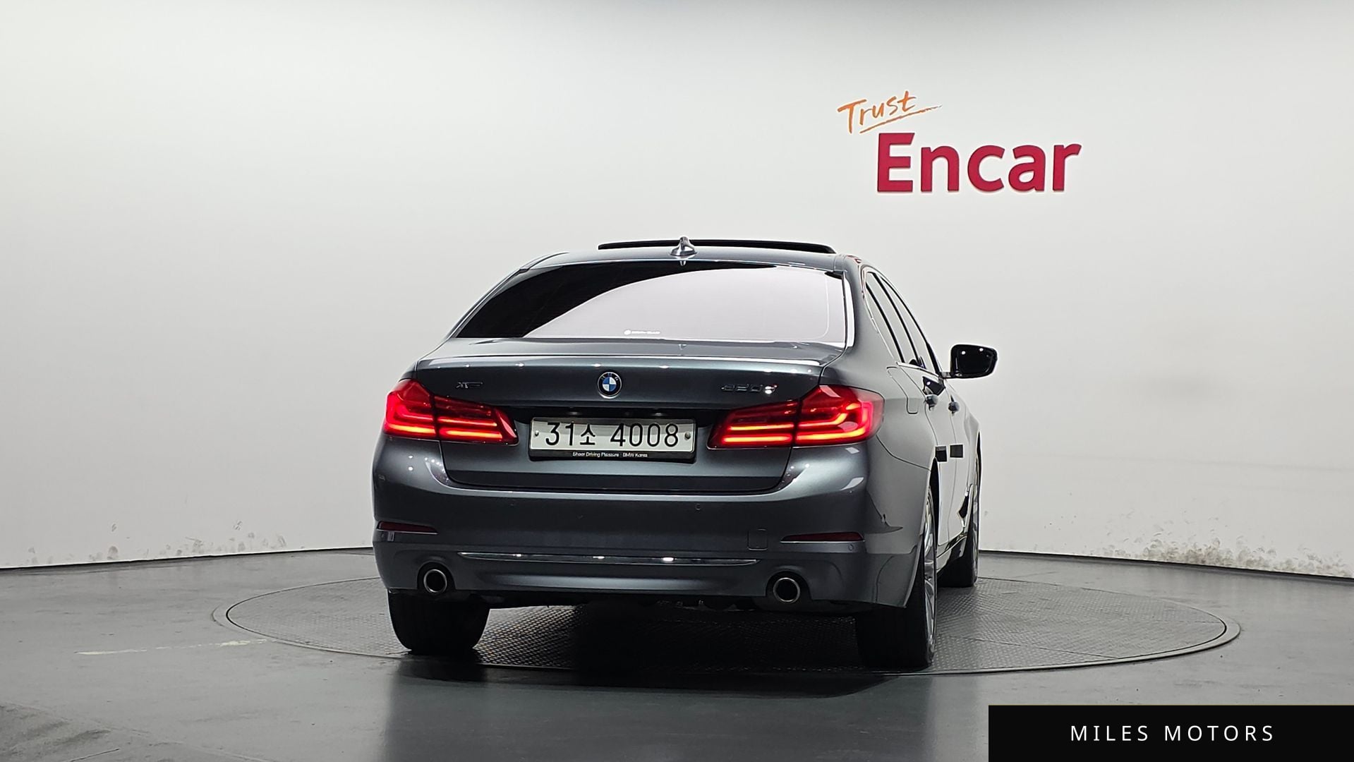 BMW 5 Series (G30) 2019 — миниатюра 3