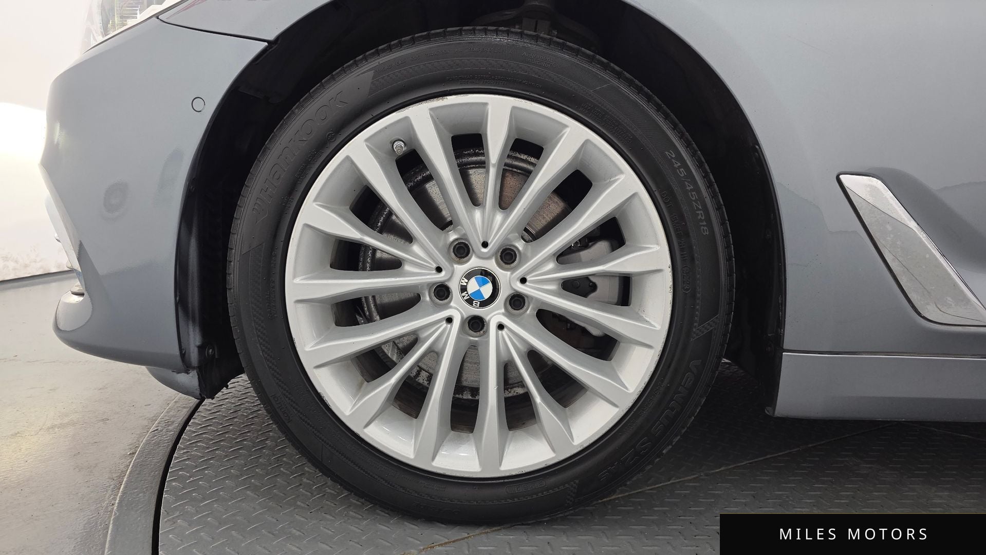 BMW 5 Series (G30) 2019 — миниатюра 4