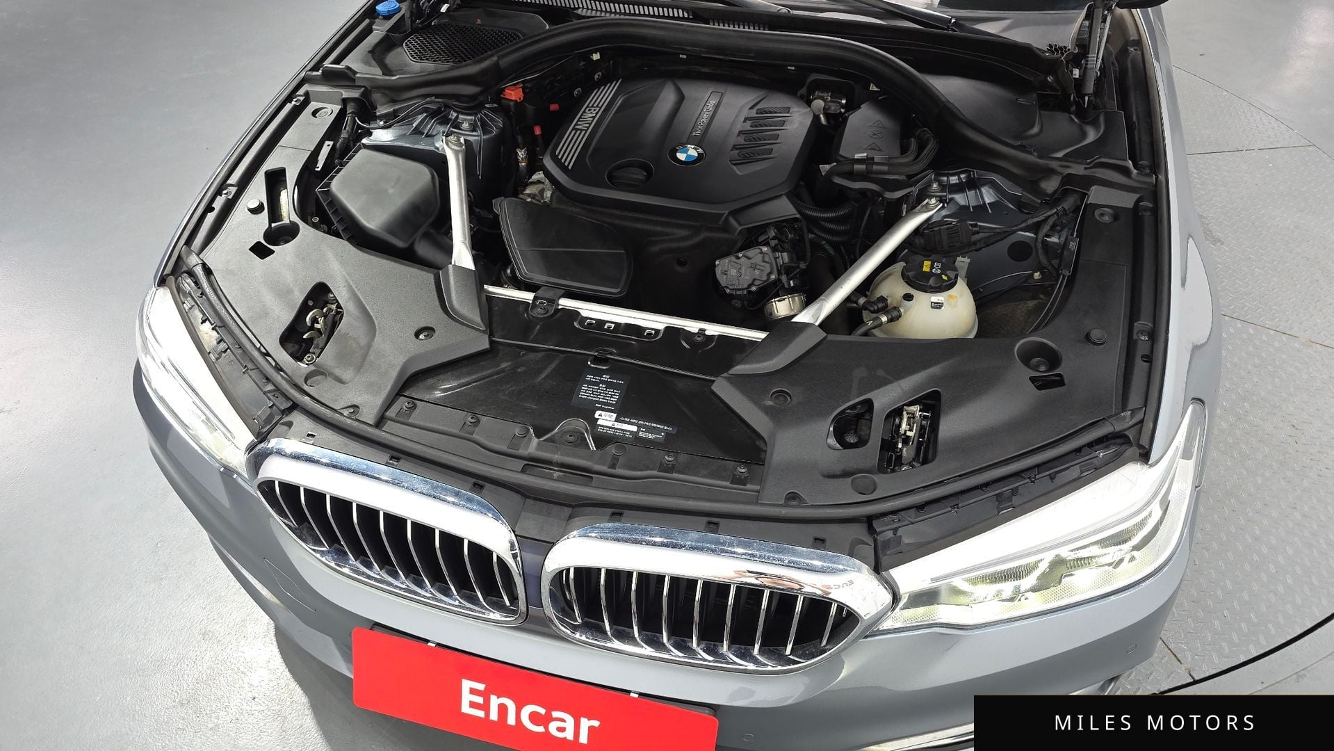 BMW 5 Series (G30) 2019 — миниатюра 5