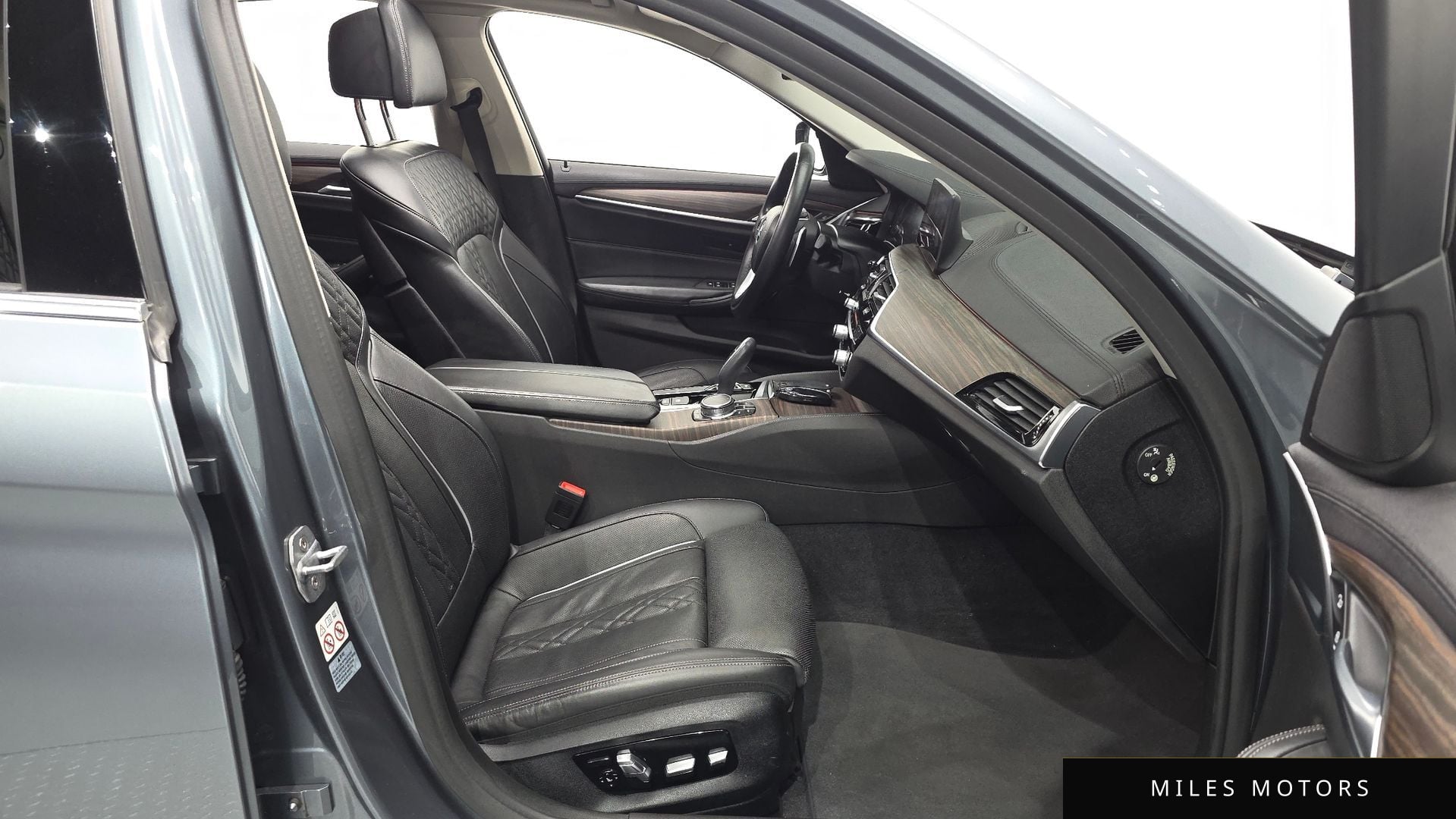 BMW 5 Series (G30) 2019 — миниатюра 12