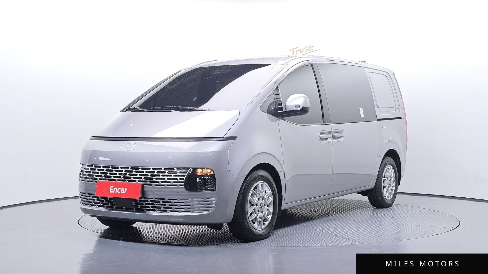 Hyundai Staria 2025 — фото 1 из 12
