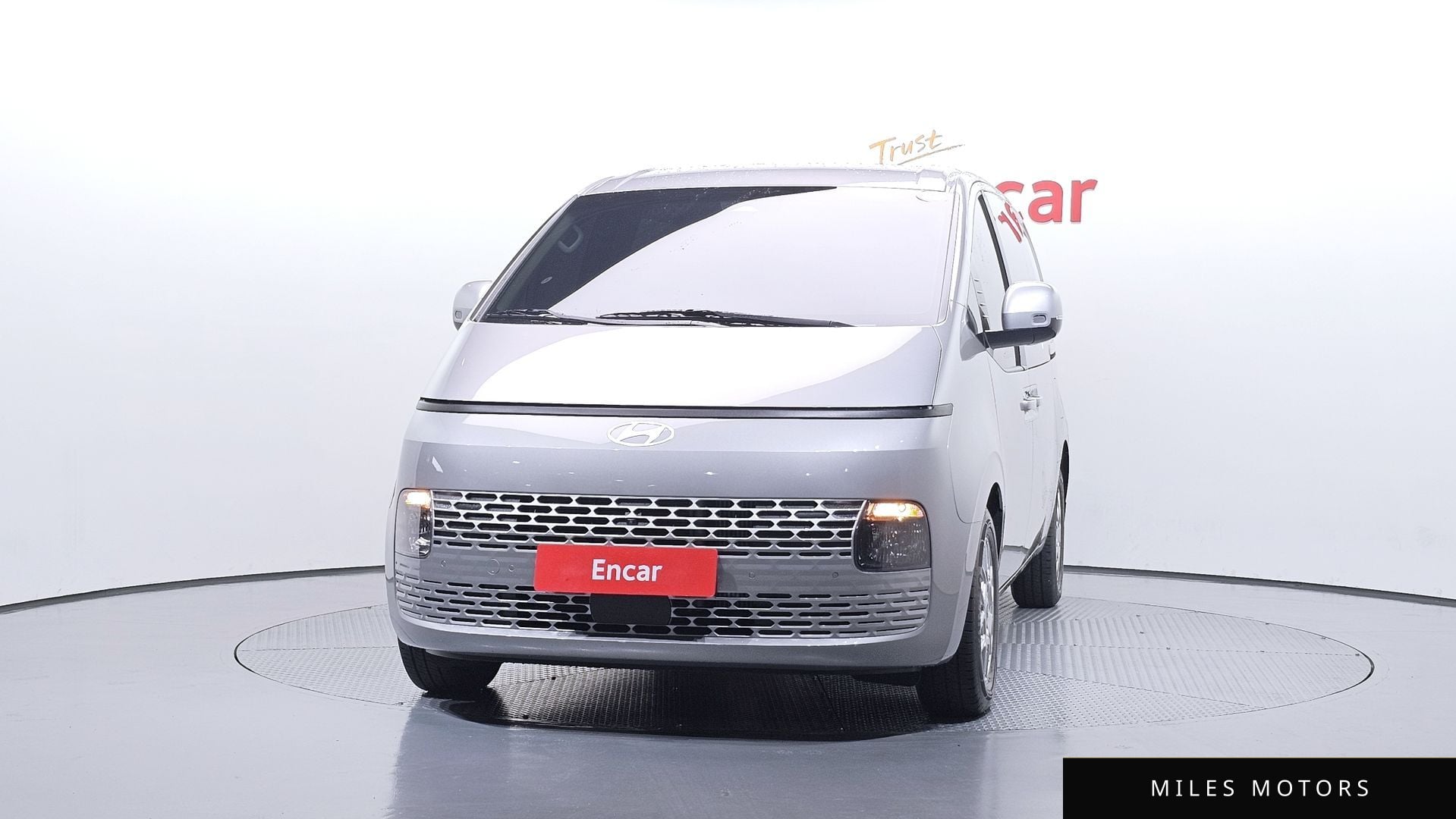 Hyundai Staria 2025 — миниатюра 3