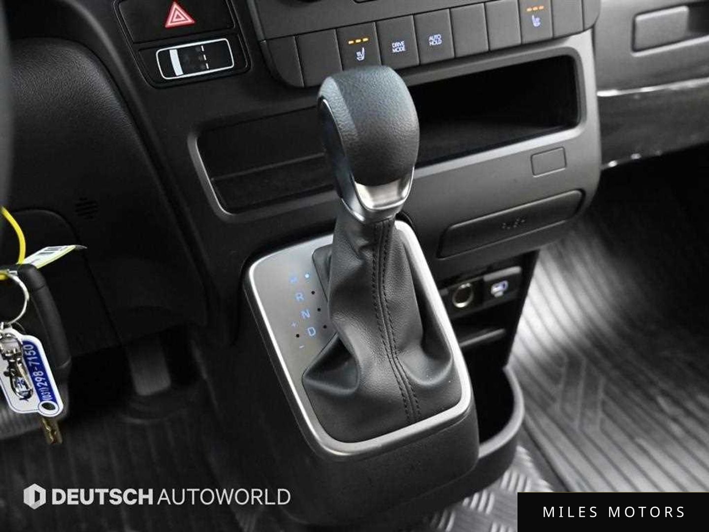 Hyundai Staria 2025 — миниатюра 9