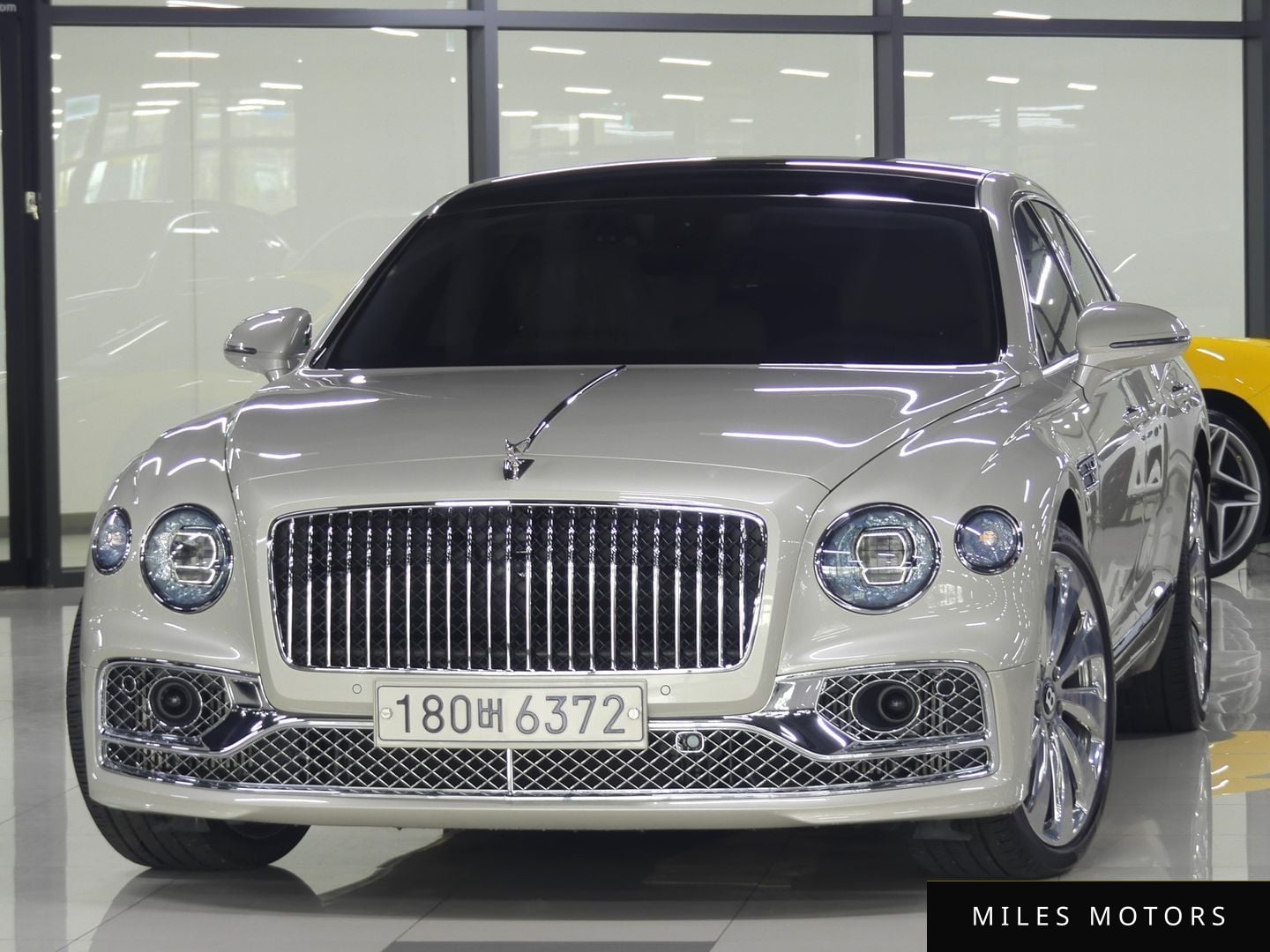 Bentley Flying Spur 2021 — фото 1 из 12
