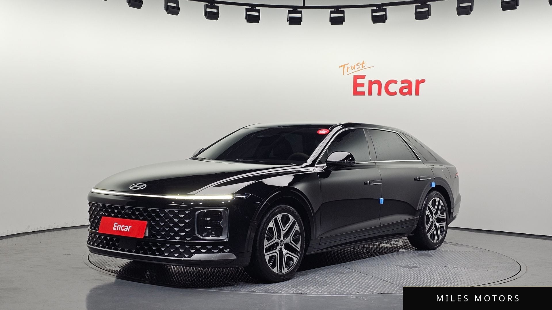 Hyundai Grandeur 2023 — фото 1 из 12