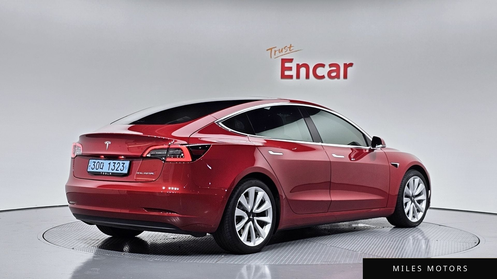 Tesla Model 3 2020 — миниатюра 2