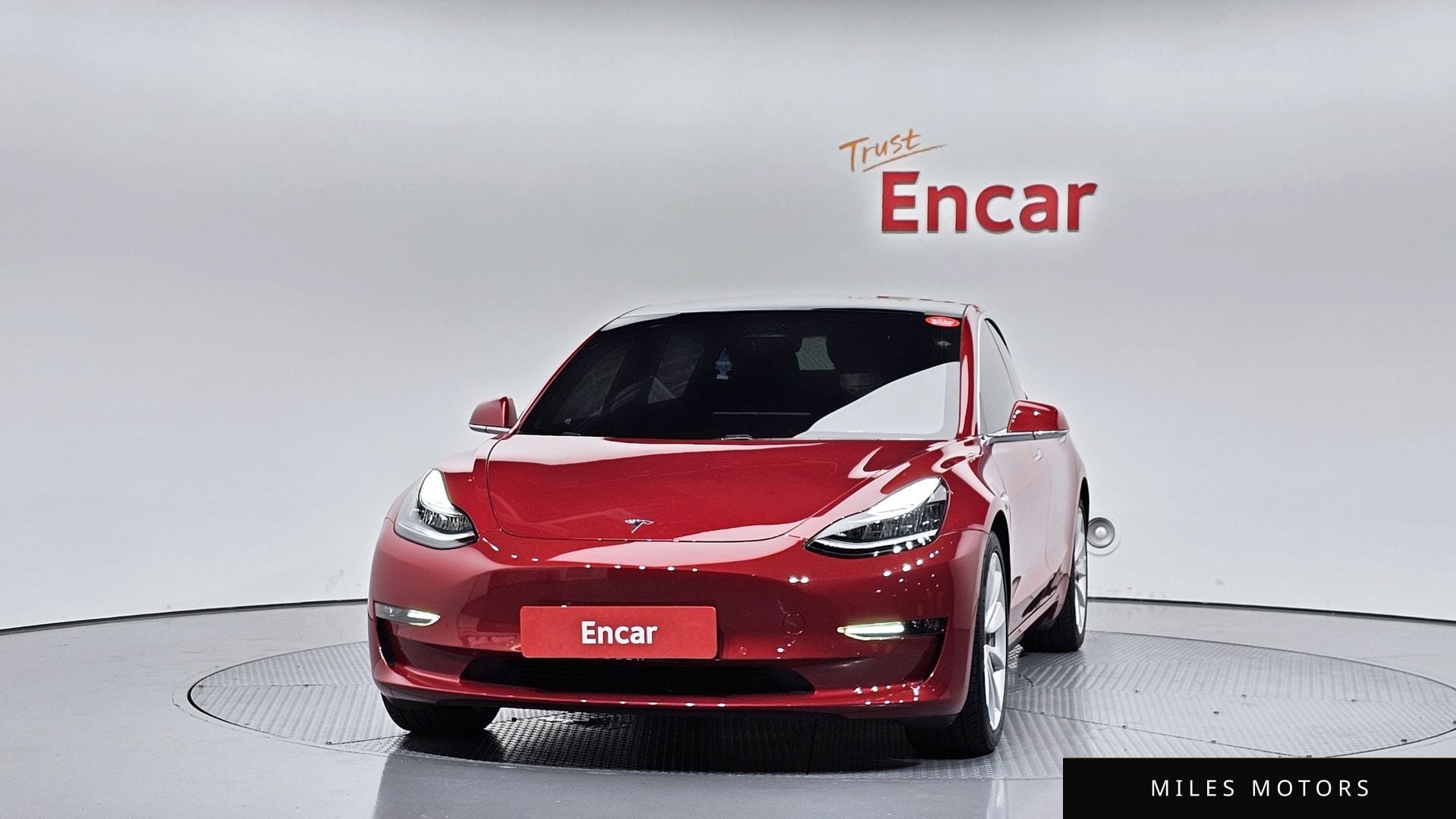 Tesla Model 3 2020 — миниатюра 3