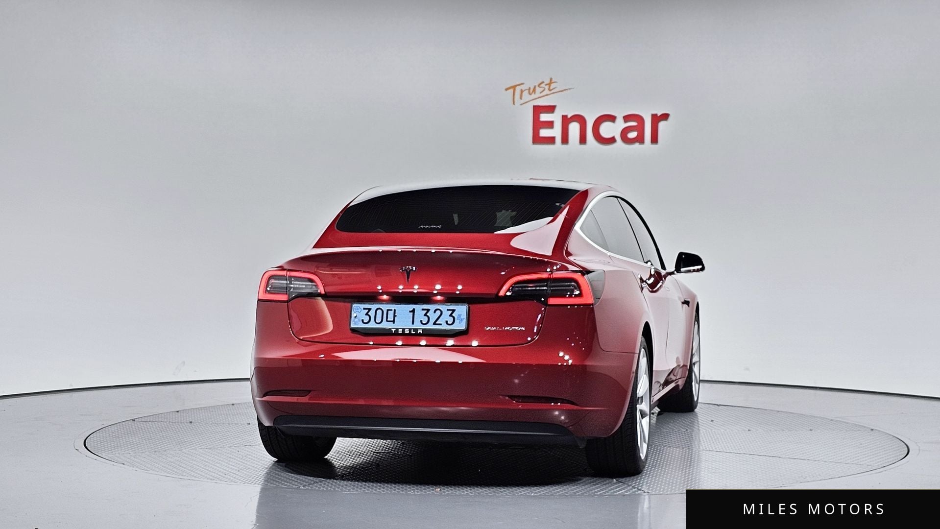 Tesla Model 3 2020 — миниатюра 4