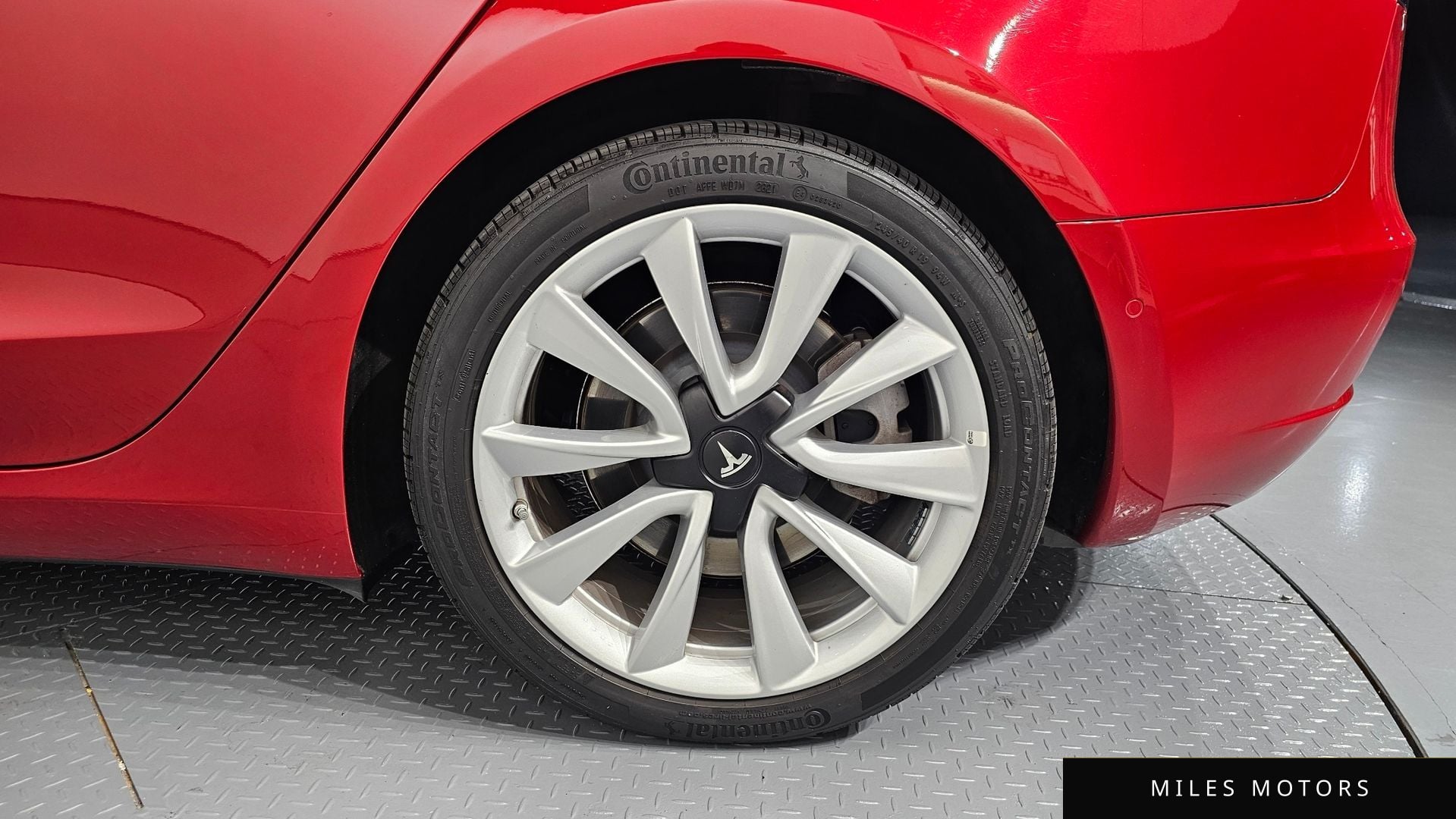 Tesla Model 3 2020 — миниатюра 7