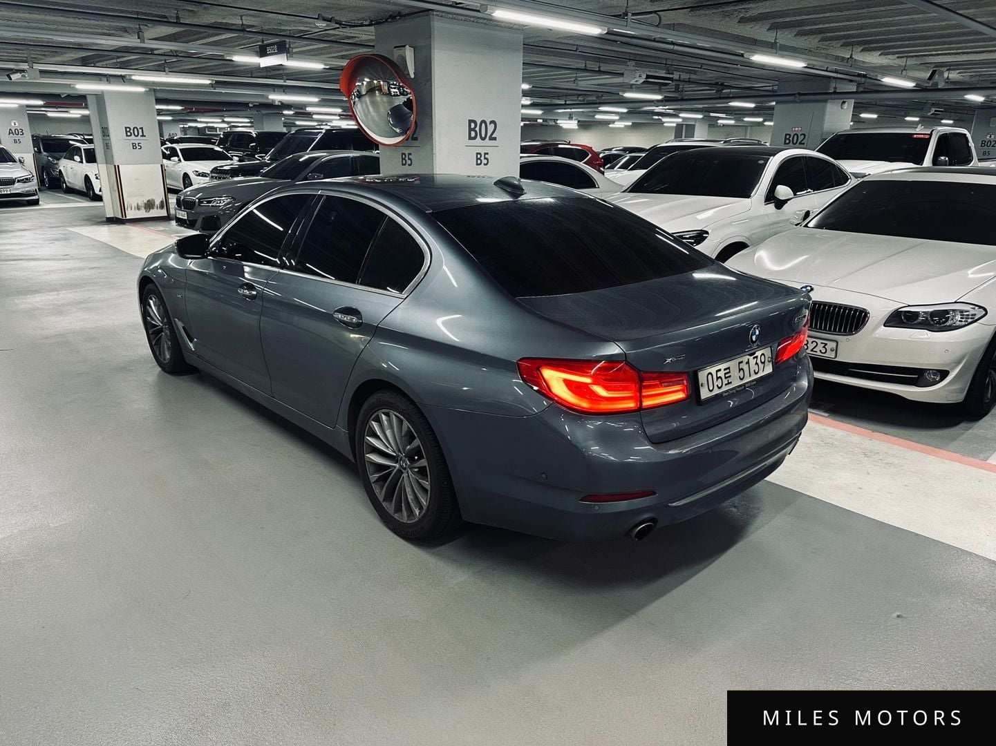 BMW 5 Series (G30) 2018 — миниатюра 3