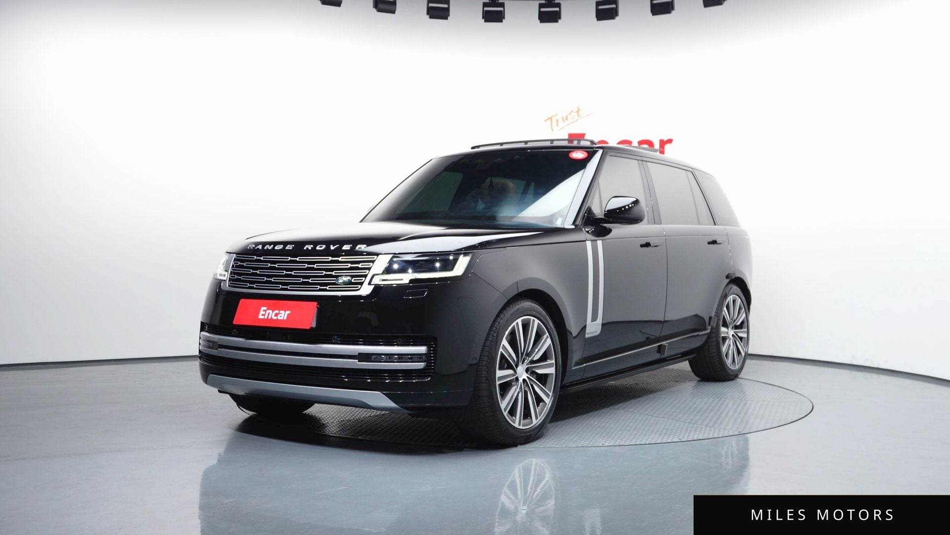 Land Rover Range Rover 2024 — фото 1 из 12