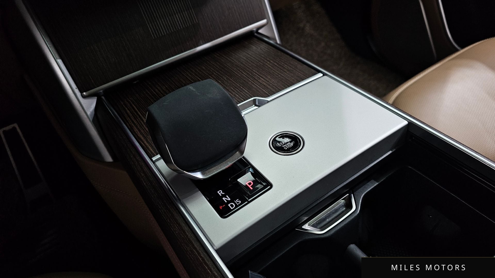Land Rover Range Rover 2024 — миниатюра 12