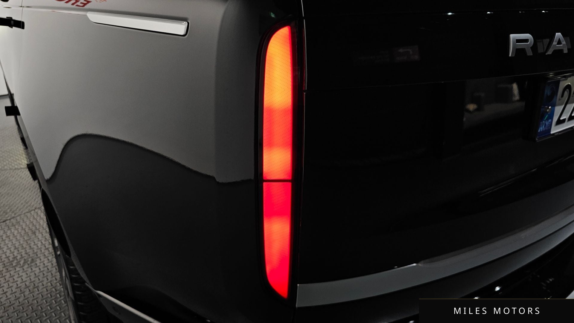 Land Rover Range Rover 2024 — миниатюра 9