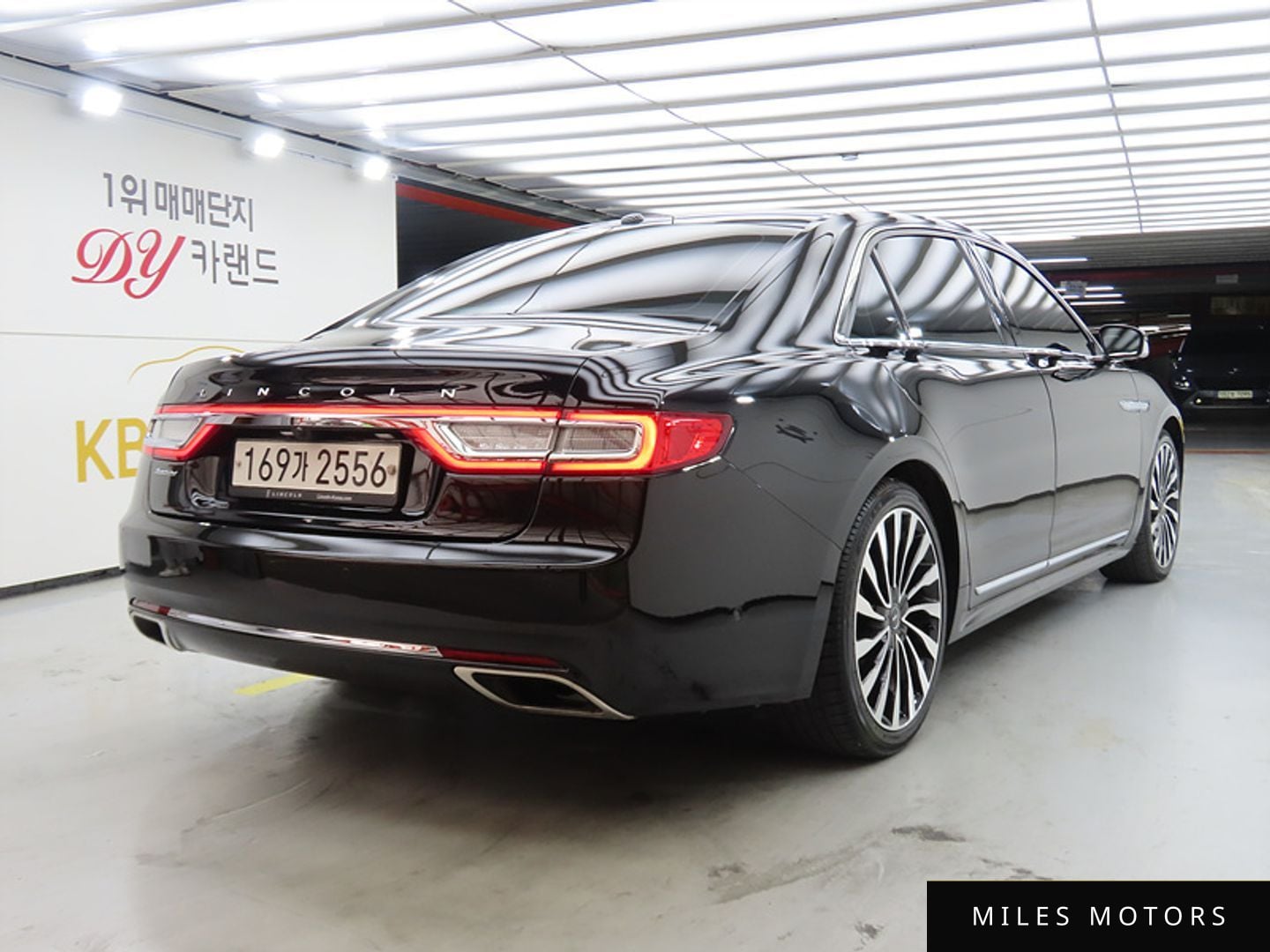 Lincoln Continental 2017 — миниатюра 4