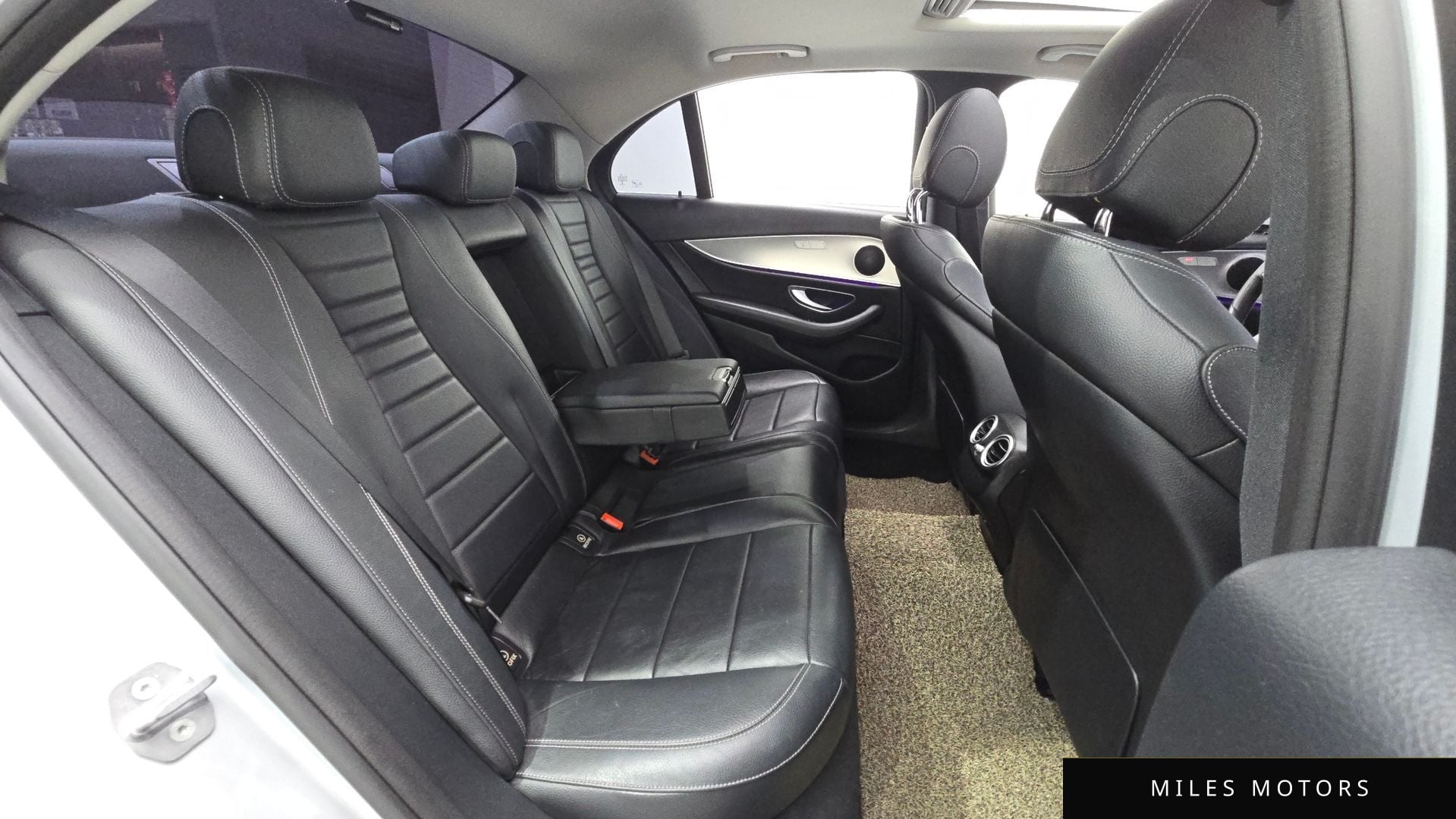 Mercedes-Benz E-Class W213 2017 — миниатюра 12