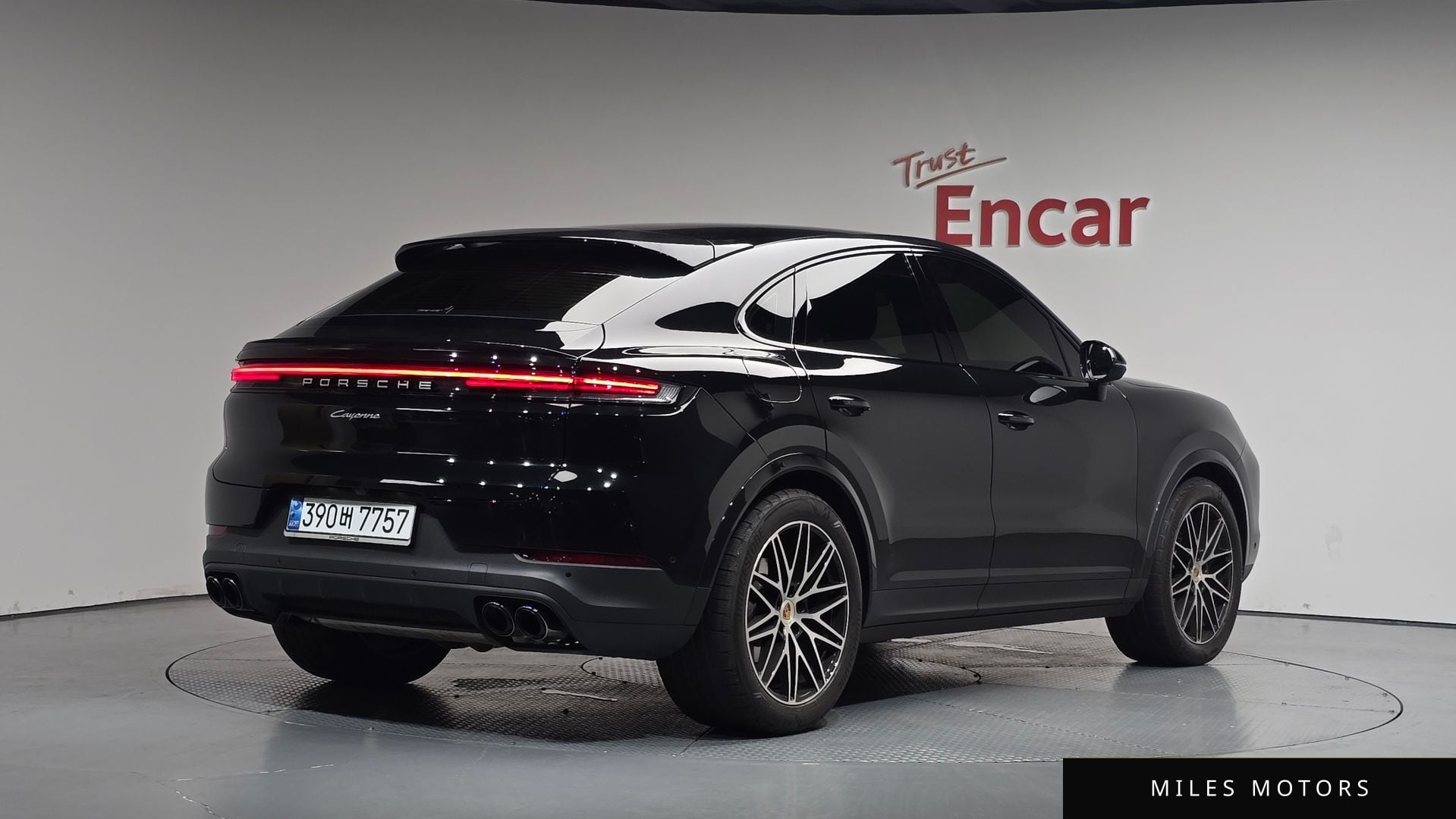 Porsche Cayenne 2025 — фото 1 из 12