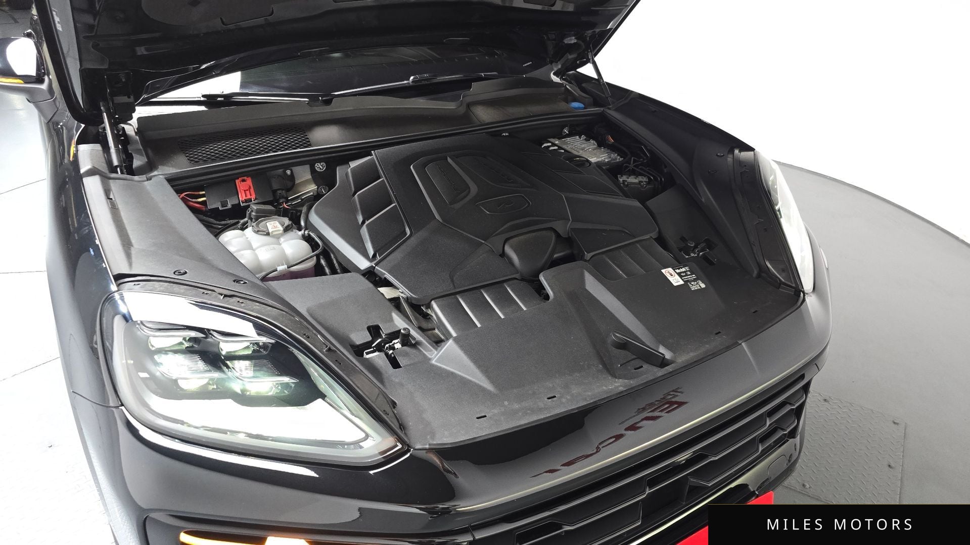 Porsche Cayenne 2025 — миниатюра 5