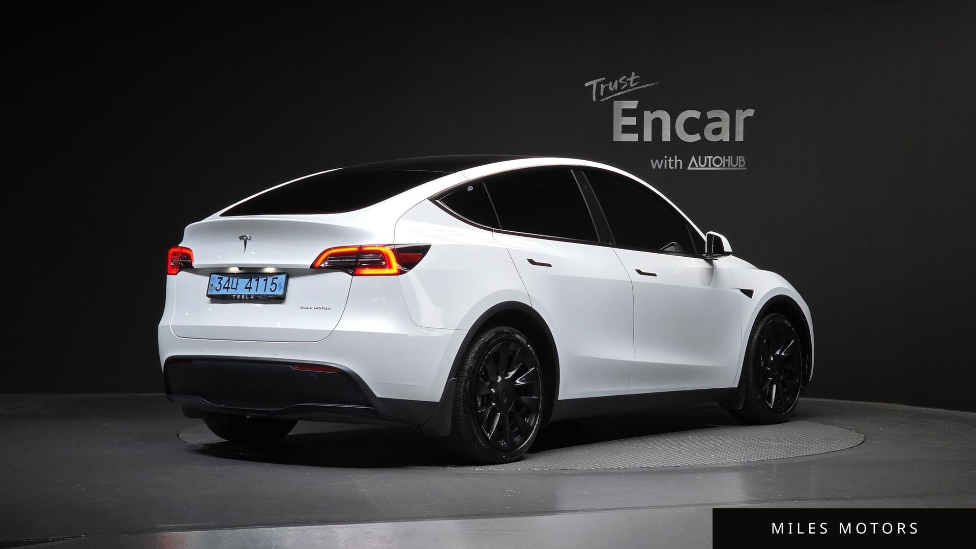 Tesla Model Y 2022 — миниатюра 2