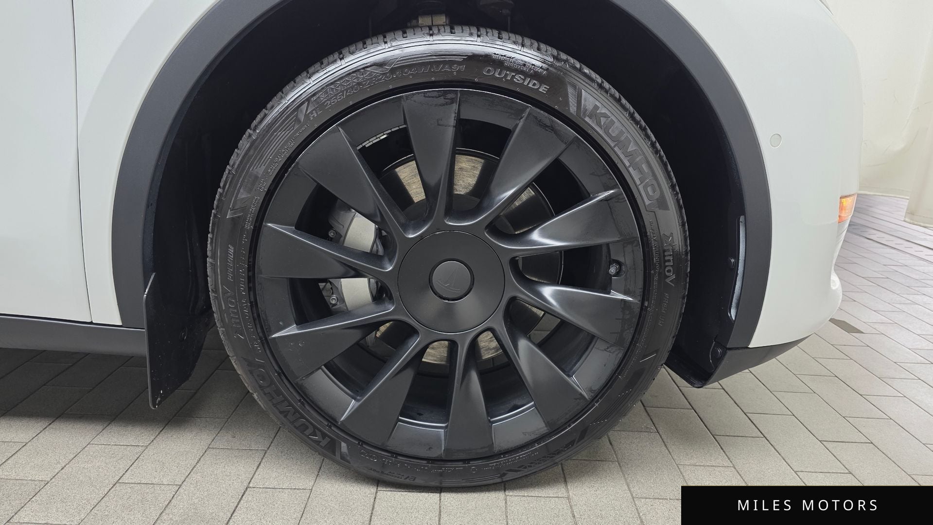 Tesla Model Y 2022 — миниатюра 7