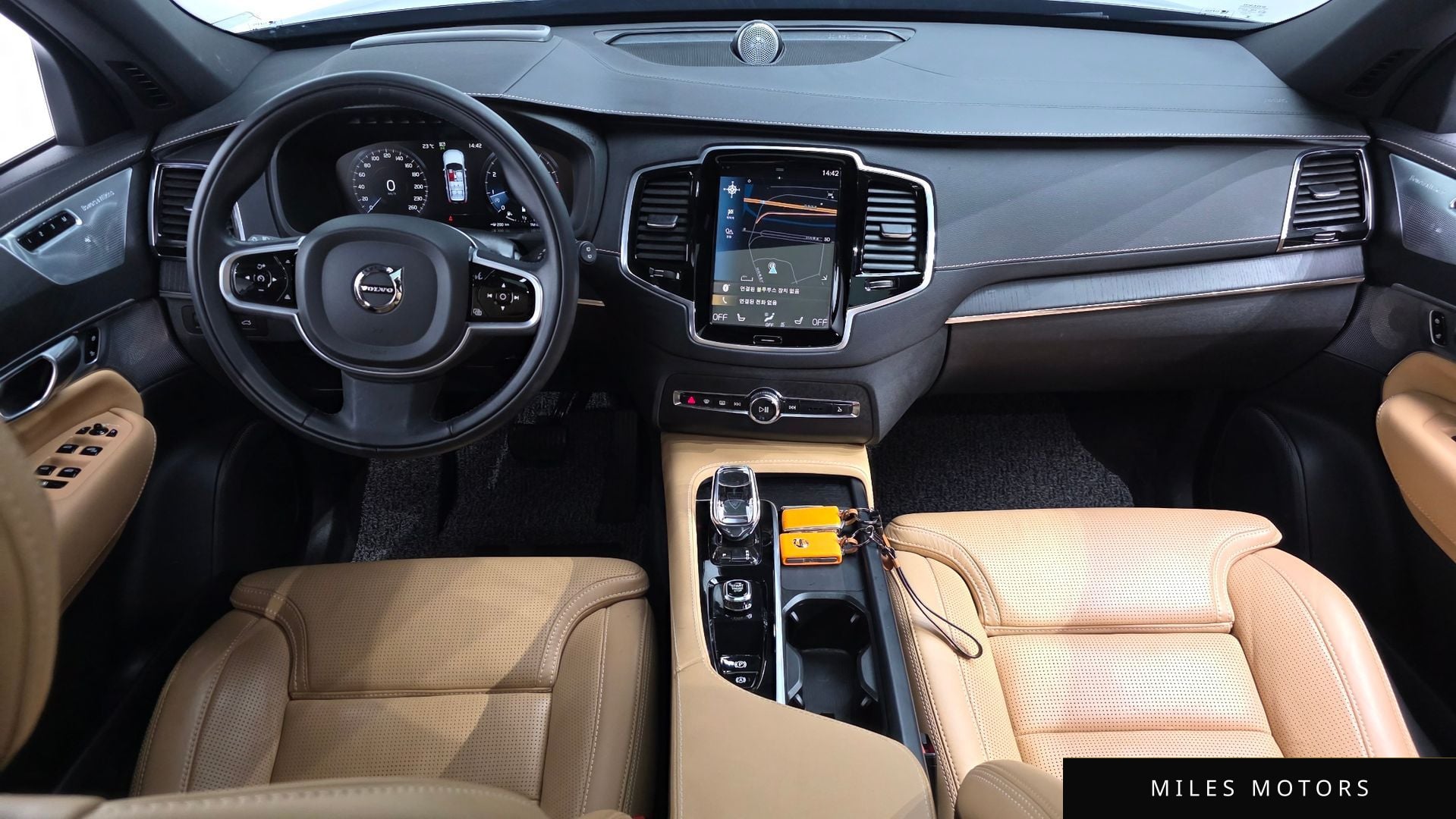 Volvo XC90 2022 — миниатюра 7