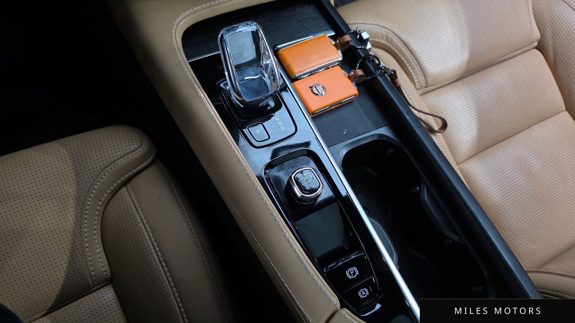 Volvo XC90 2022 — миниатюра 9