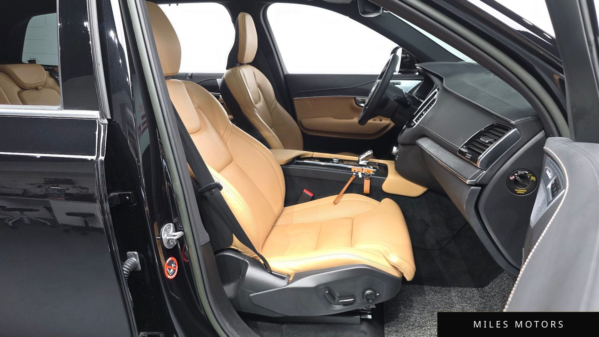 Volvo XC90 2022 — миниатюра 11