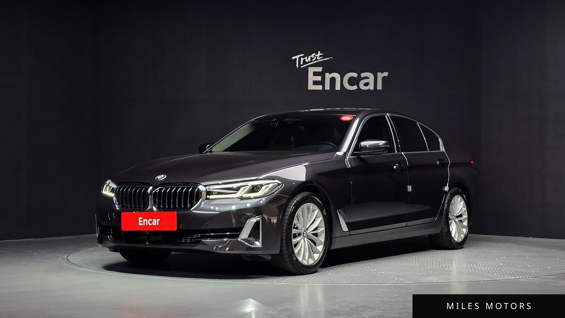 BMW 5 Series (G30) 2023 — фото 1 из 12
