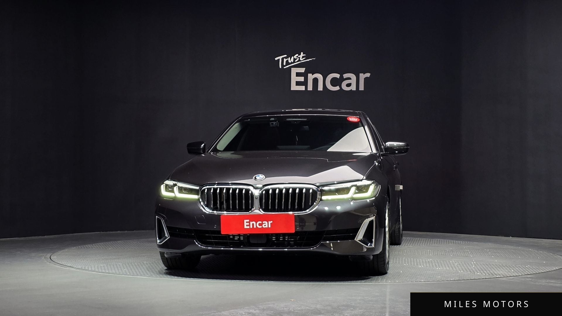 BMW 5 Series (G30) 2023 — миниатюра 3