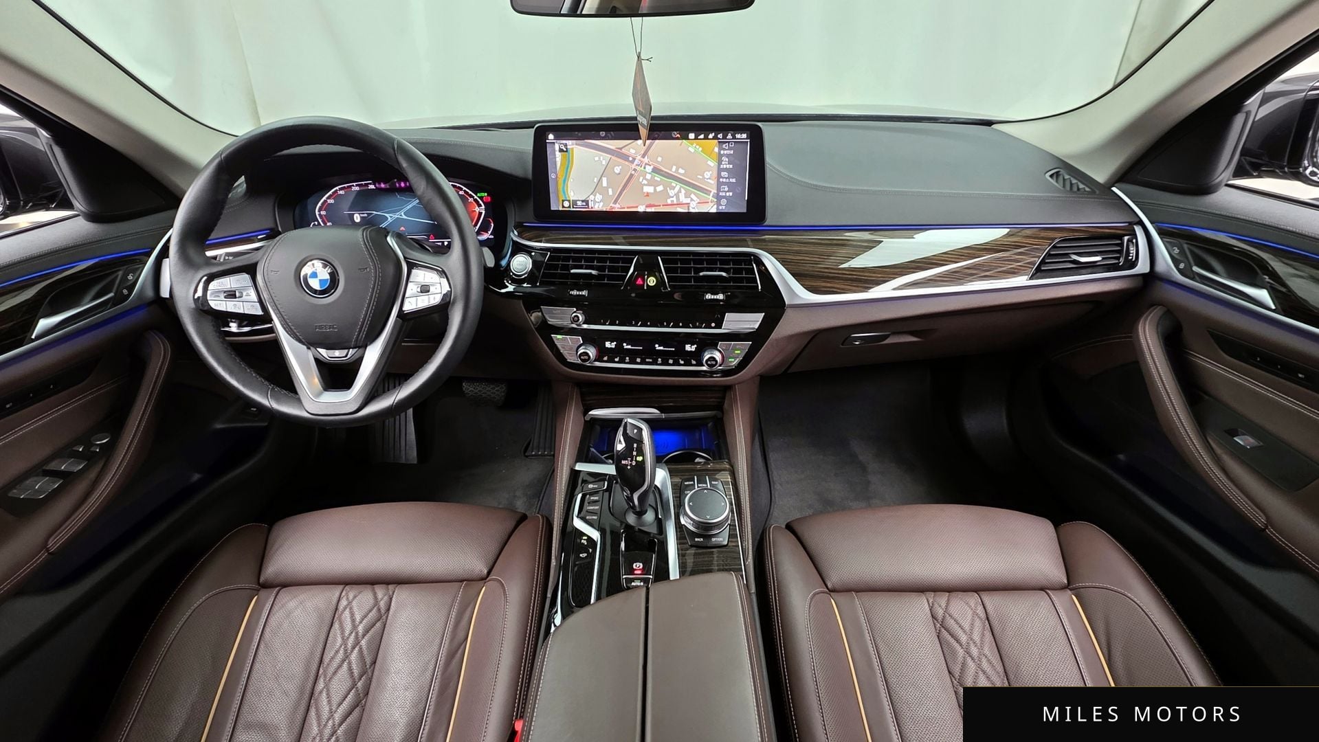 BMW 5 Series (G30) 2023 — миниатюра 10