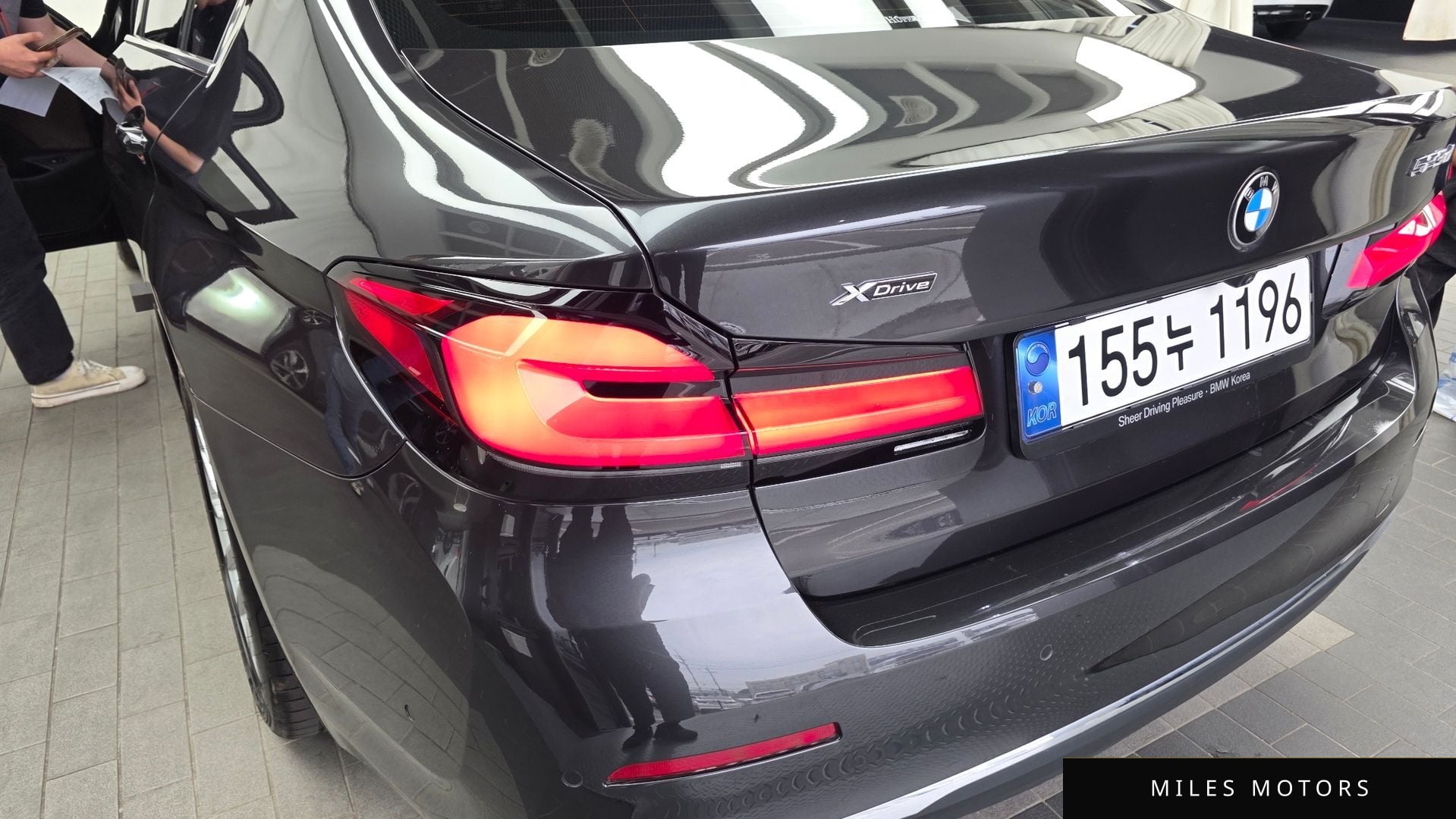 BMW 5 Series (G30) 2023 — миниатюра 9