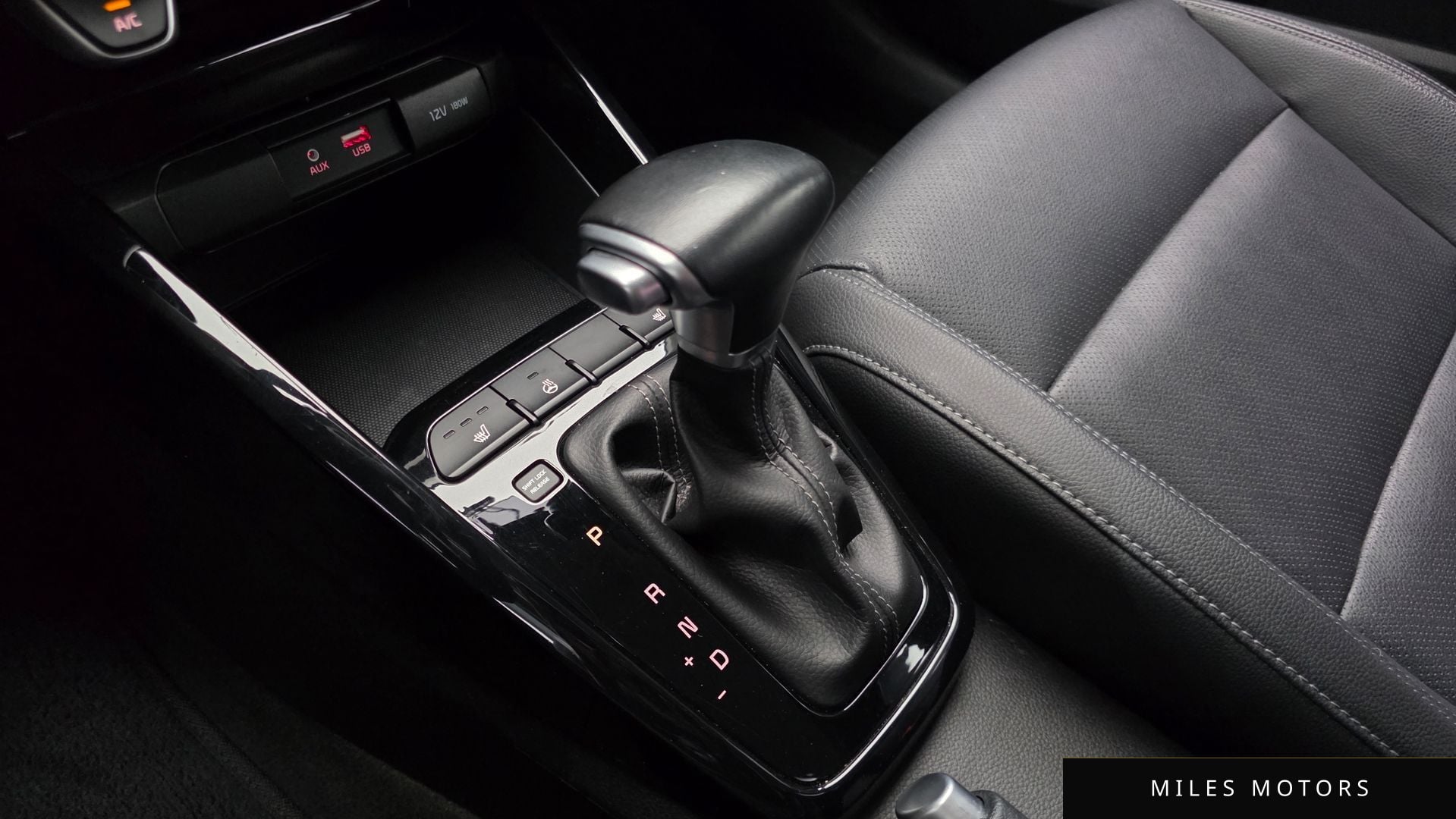 Kia Stonic 2018 — миниатюра 11