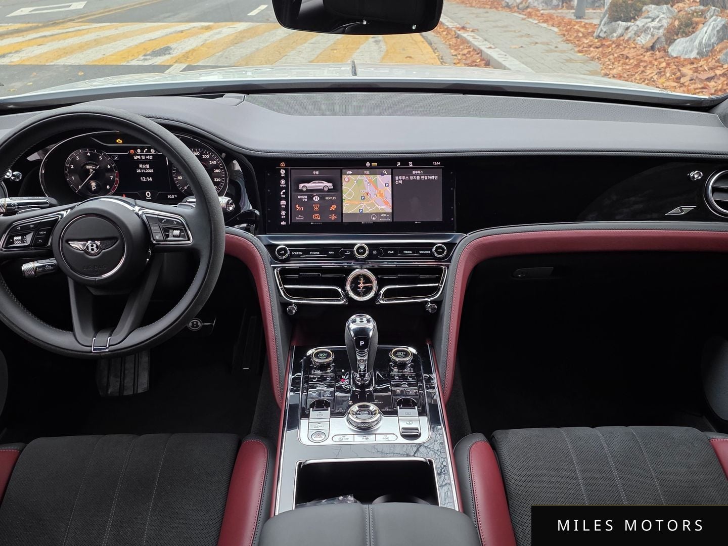 Bentley Flying Spur 2023 — миниатюра 7