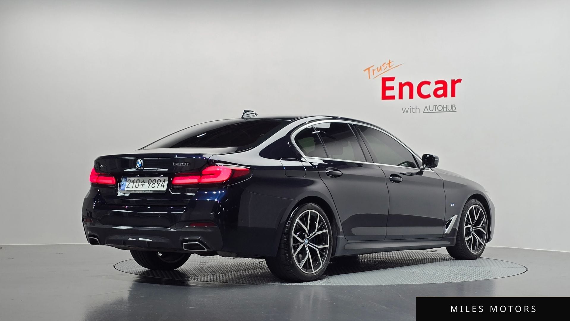 BMW 5 Series (G30) 2023 — миниатюра 2