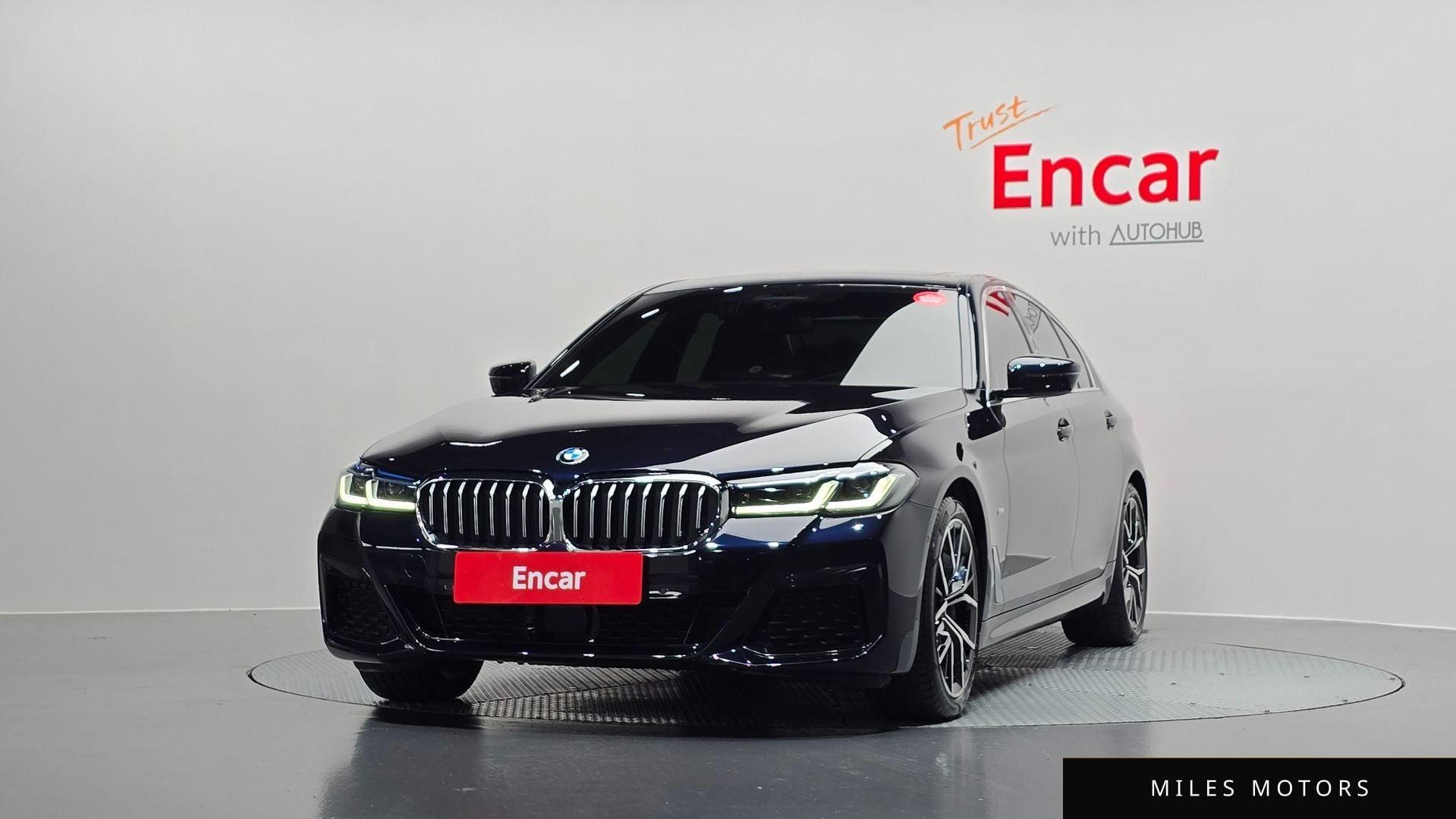 BMW 5 Series (G30) 2023 — миниатюра 3
