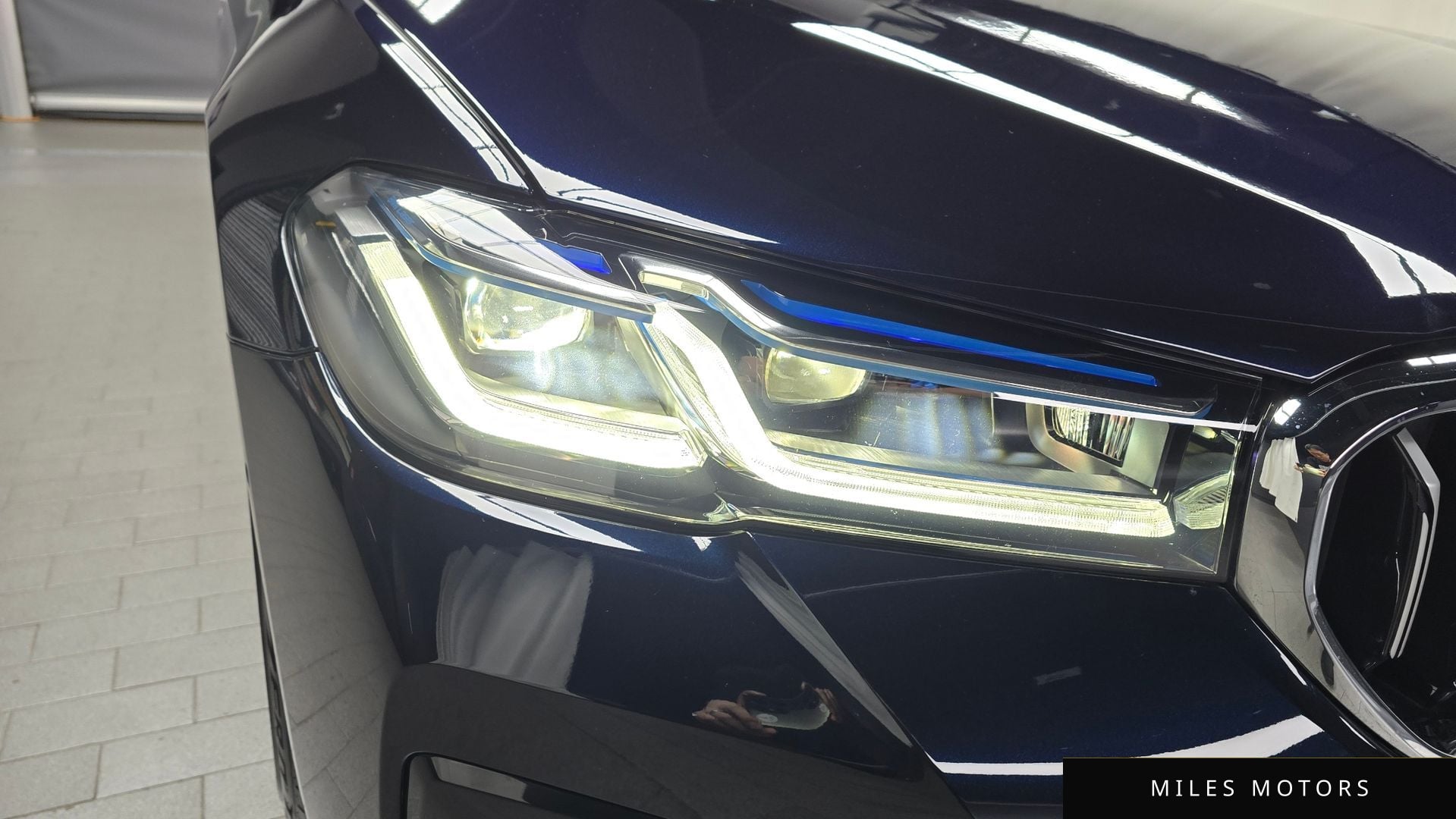 BMW 5 Series (G30) 2023 — миниатюра 8