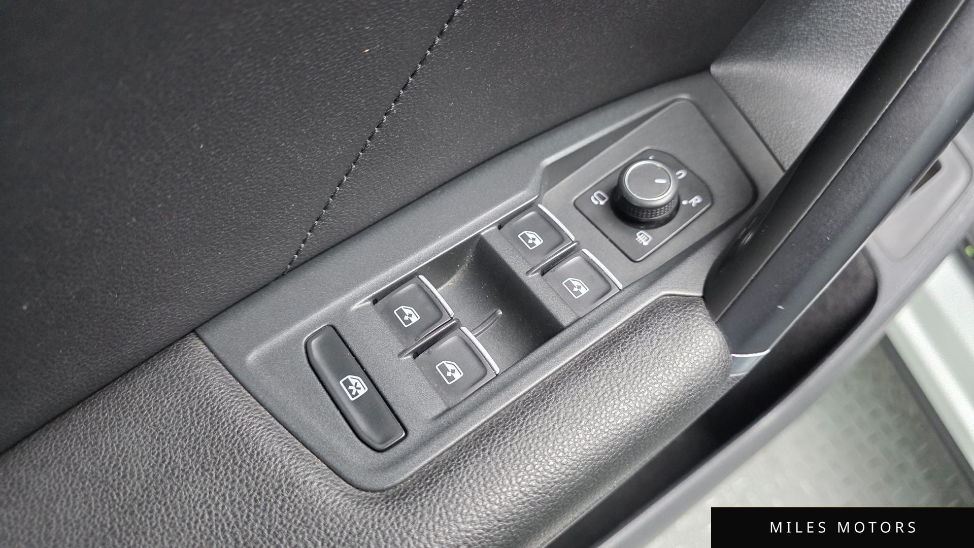 Volkswagen Tiguan 2018 — миниатюра 12