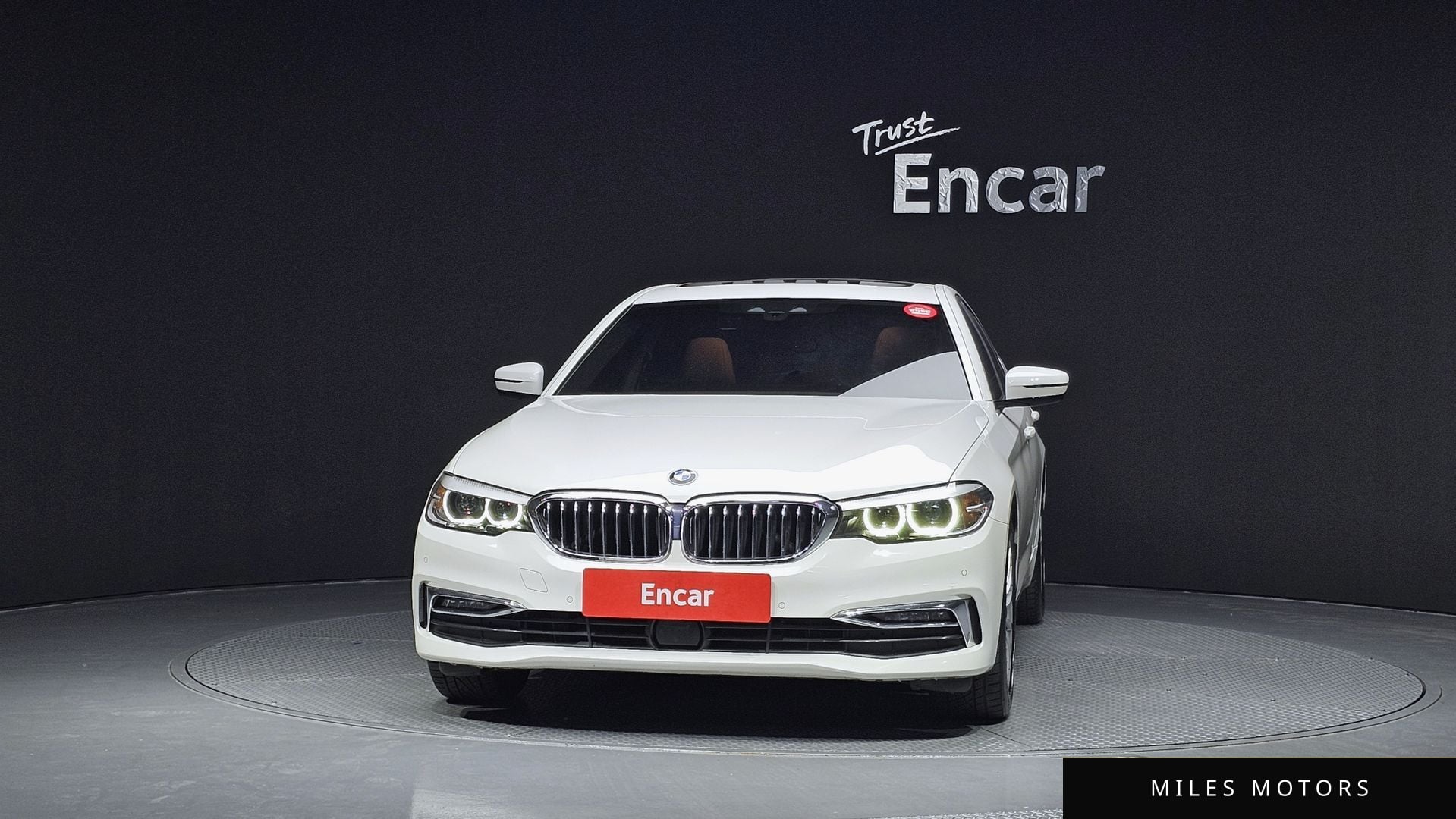 BMW 5 Series (G30) 2019 — миниатюра 3