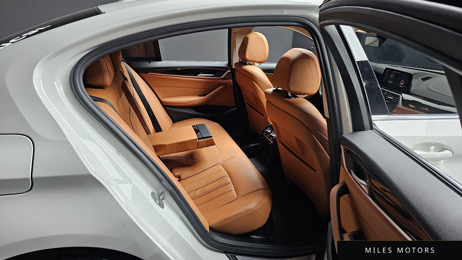 BMW 5 Series (G30) 2019 — миниатюра 12