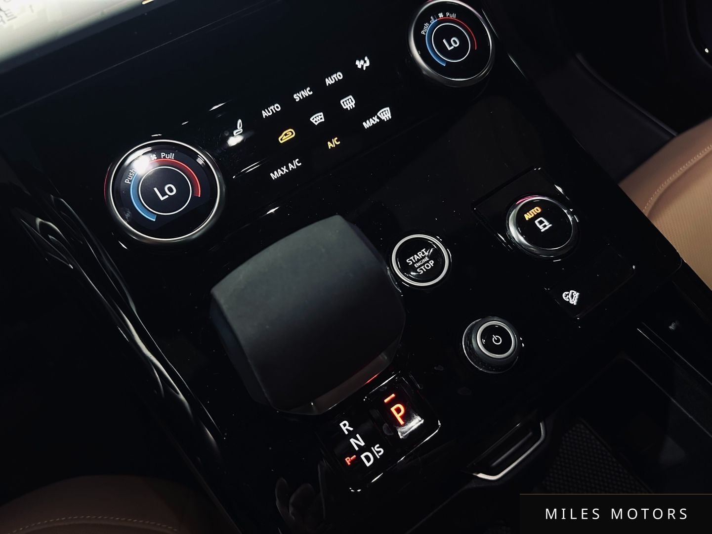 Land Rover Range Rover Sport 2023 — миниатюра 9