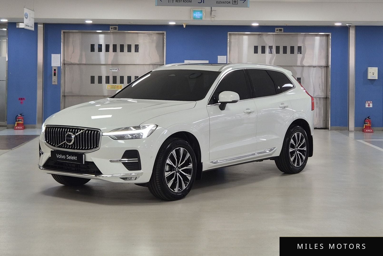 Volvo XC60 2025 — фото 1 из 12