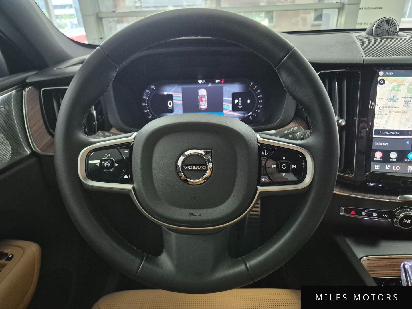 Volvo XC60 2025 — миниатюра 12
