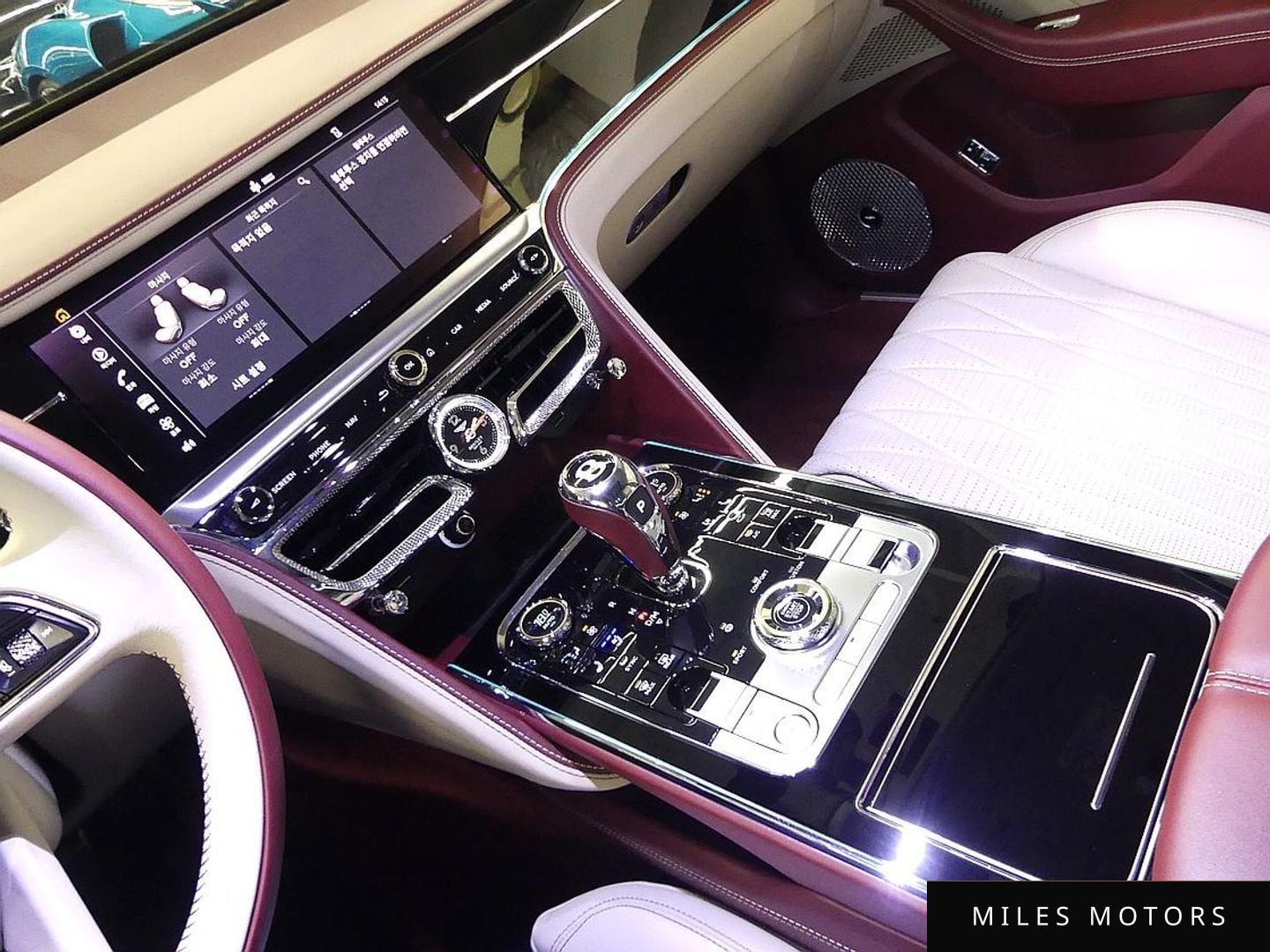 Bentley Flying Spur 2023 — миниатюра 11