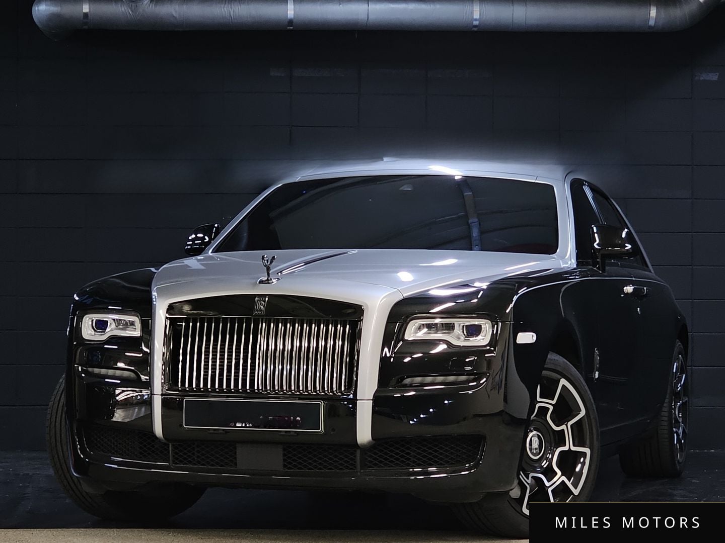 Rolls-Royce Ghost 2017 — фото 1 из 12