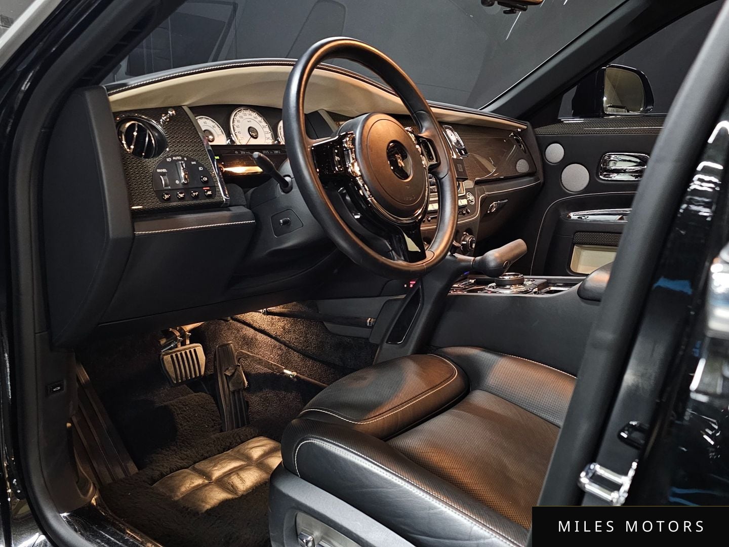 Rolls-Royce Ghost 2017 — миниатюра 9