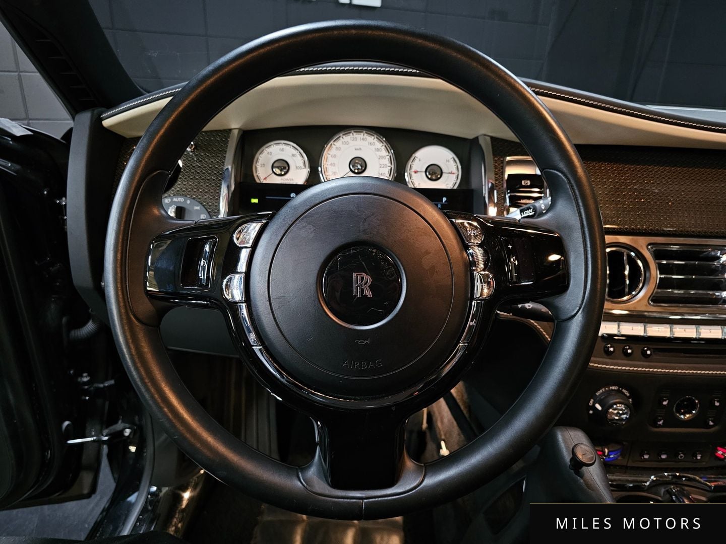 Rolls-Royce Ghost 2017 — миниатюра 12